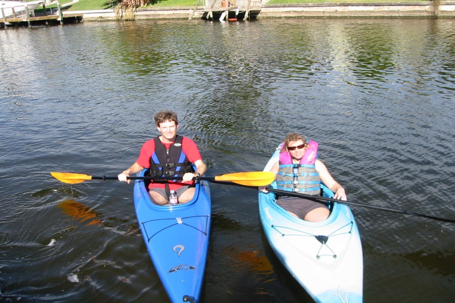 ../image/bill and julie kayaking the canal.jpg